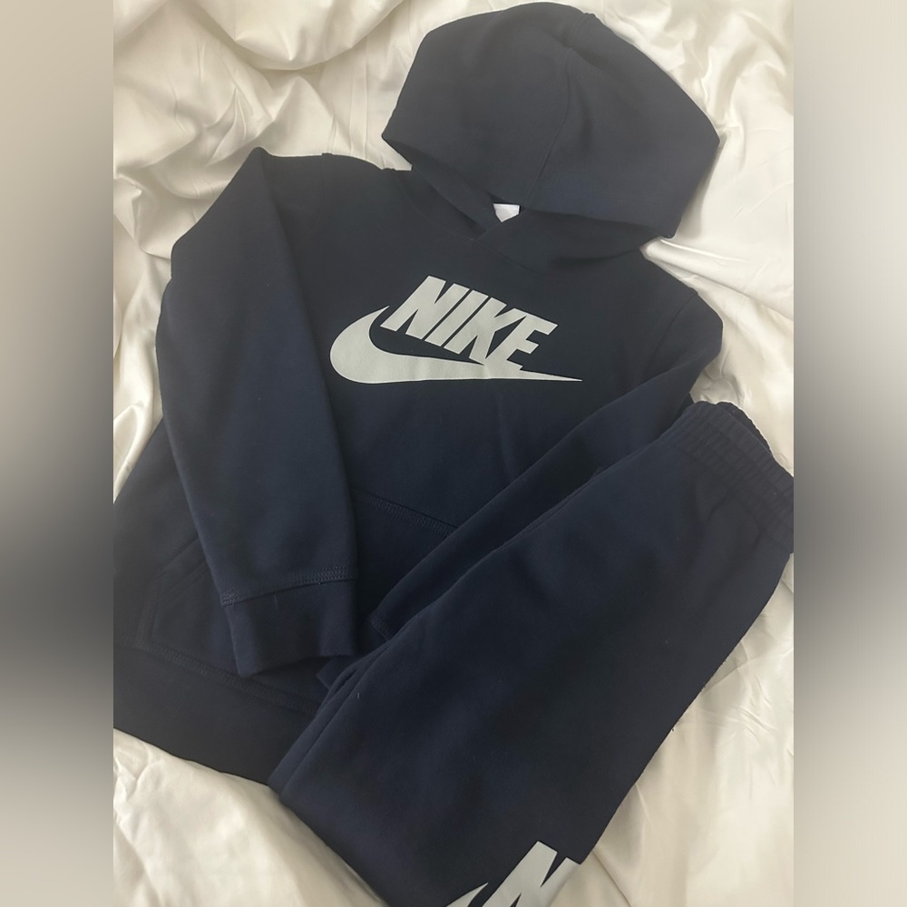 Kids Nike hooded sweatsuit